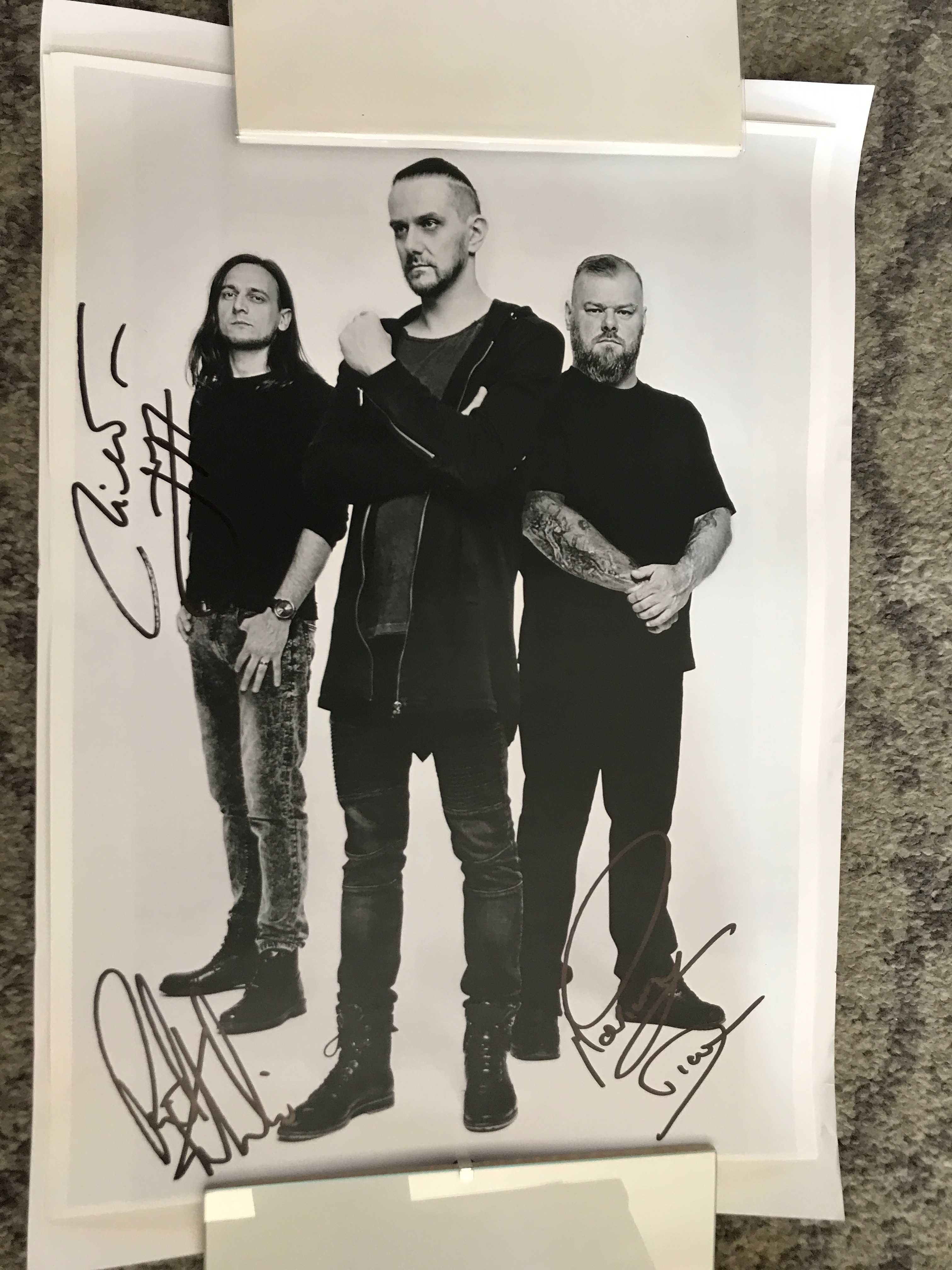 Riverside - plakat z autografami