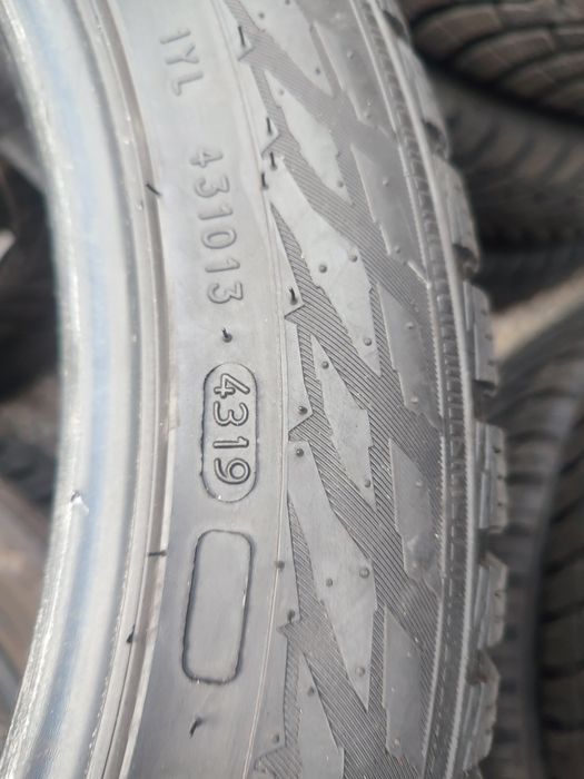 Komplet opon Nokian Tyres WR SnowProof 245/45/18 100V