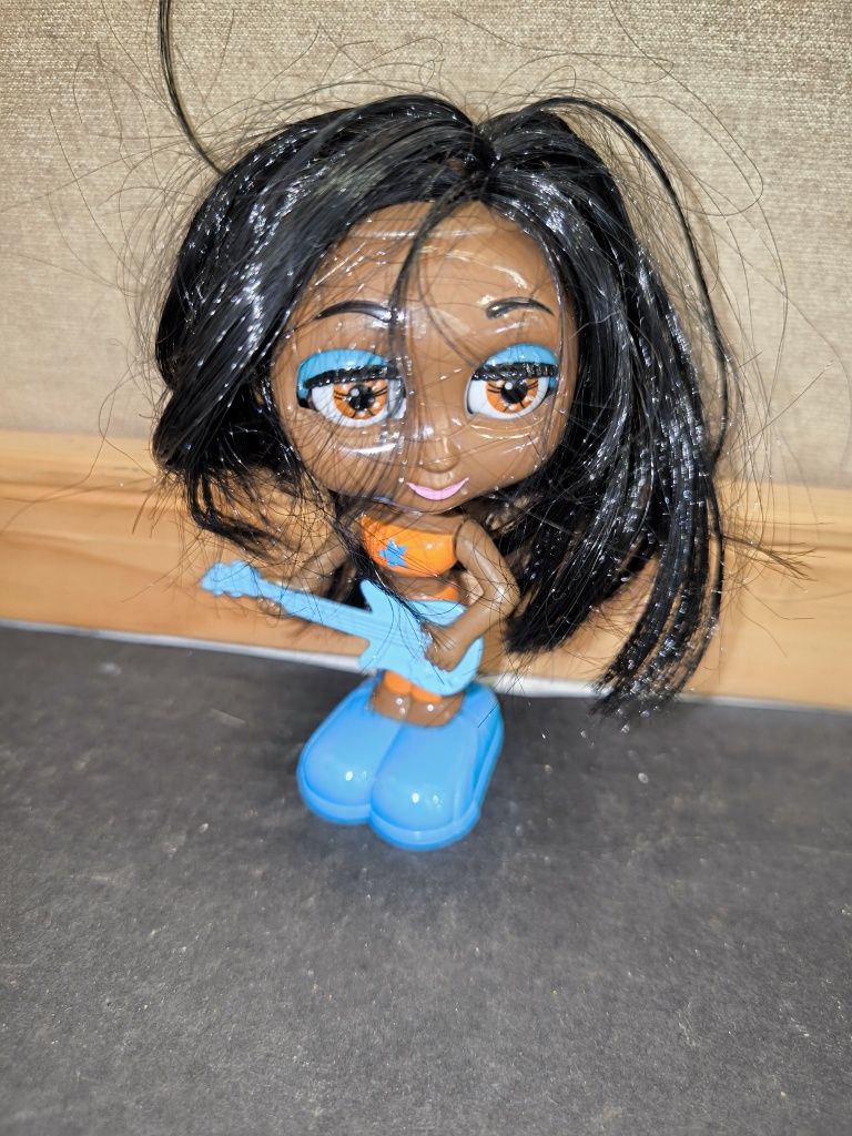 Vintage Diva Starz - Tia Doll Figure Wind-up Toy 2002