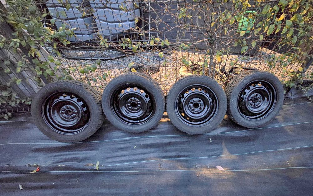 Felgi stalowe 15” opony zimowe i czujniki ciśnienia Toyota Yaris
