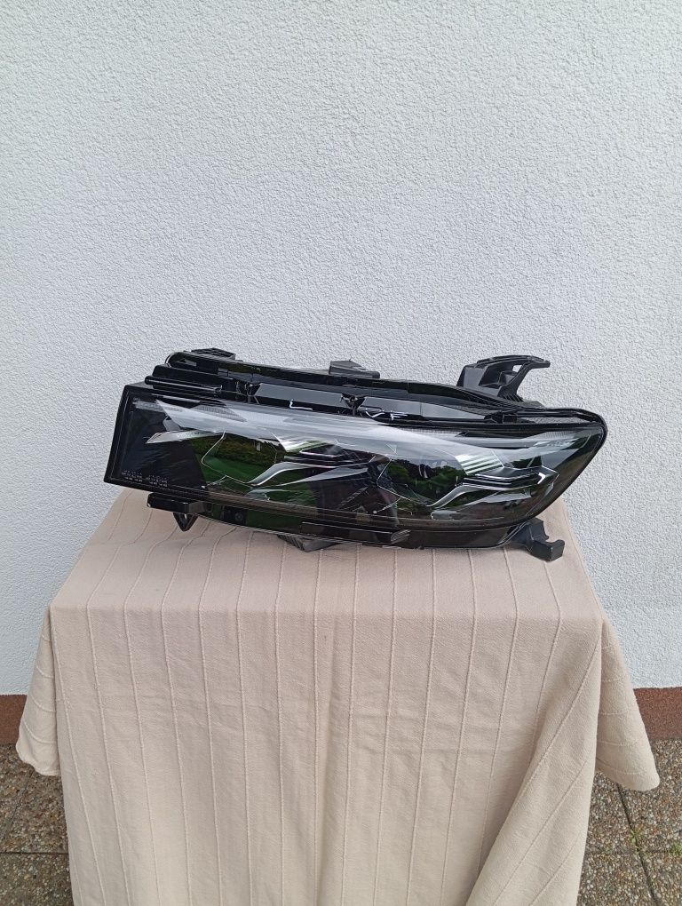 Lampy przód VOYAH FREE