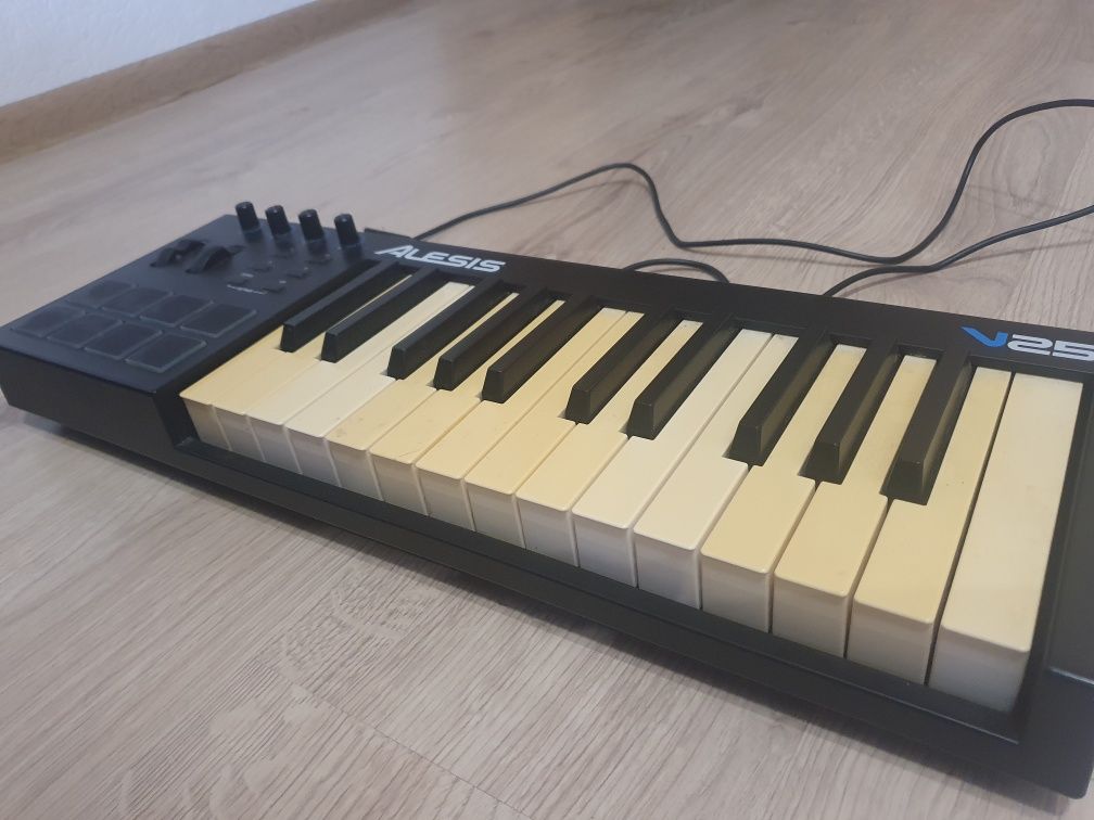 Klawiatura MIDI Alesis V25