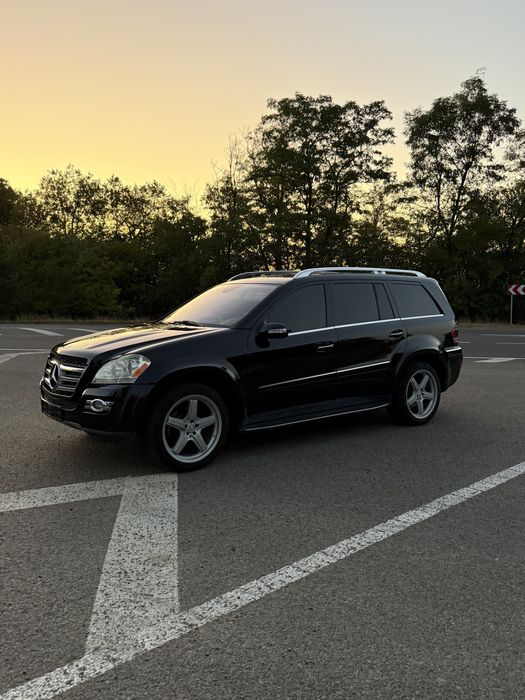 Mercedes Benz GL-Class 550 4-Matik
