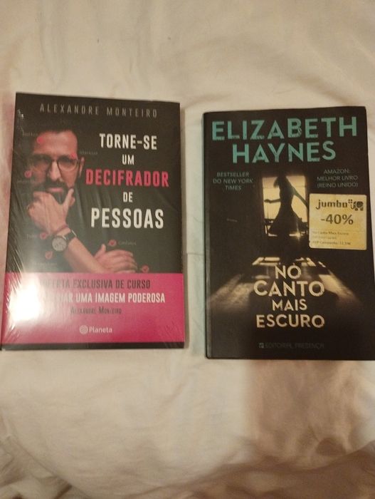 2 livros de história diferentes