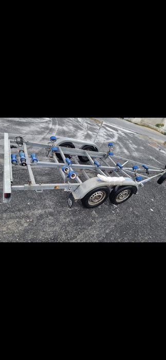 Atrelado rodado duplo para Barcos ate 7 metros