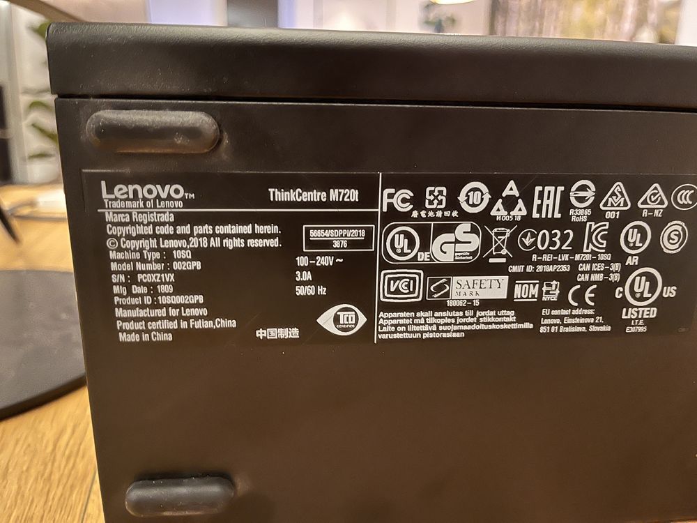 Komputer stacjonarny Lenovo ThinkCentre z monitorem 22”