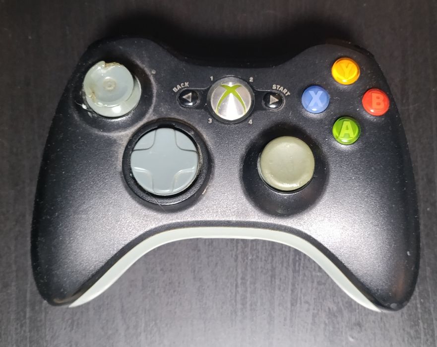 Pad do Xboxa 360 czarny