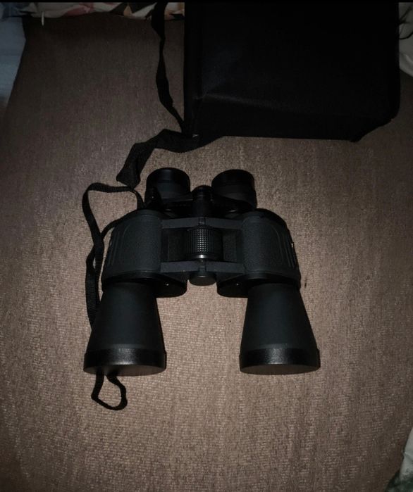 Nowa lornetka z pokrowcem i pudełkiem