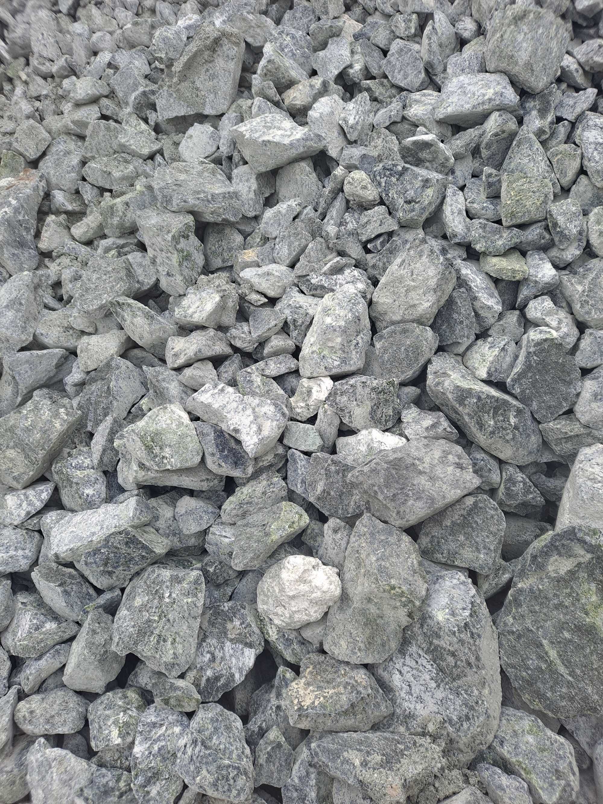 Serpentynit głaz gabion 80-150 mm, kamień serpentynitowy, transport