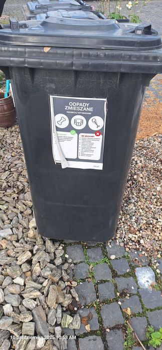 Kosze na smieci i pojemniki do segregacji