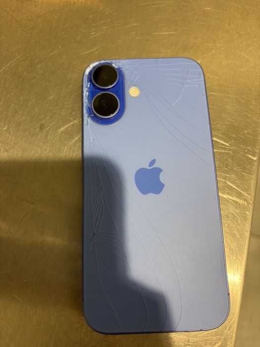 Iphone 16 traseira quebrada