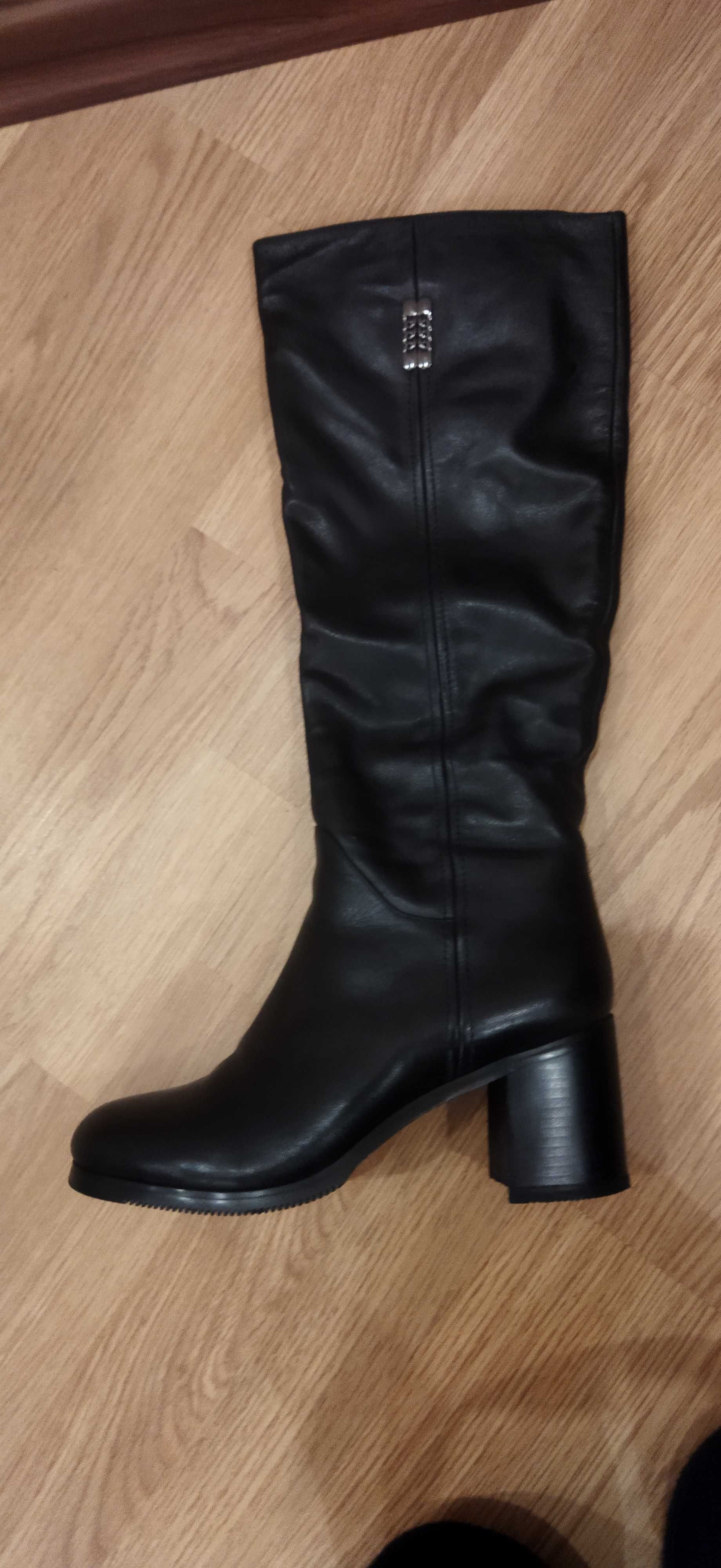 Сапоги кожаные Vita Rossi 39 размер зима