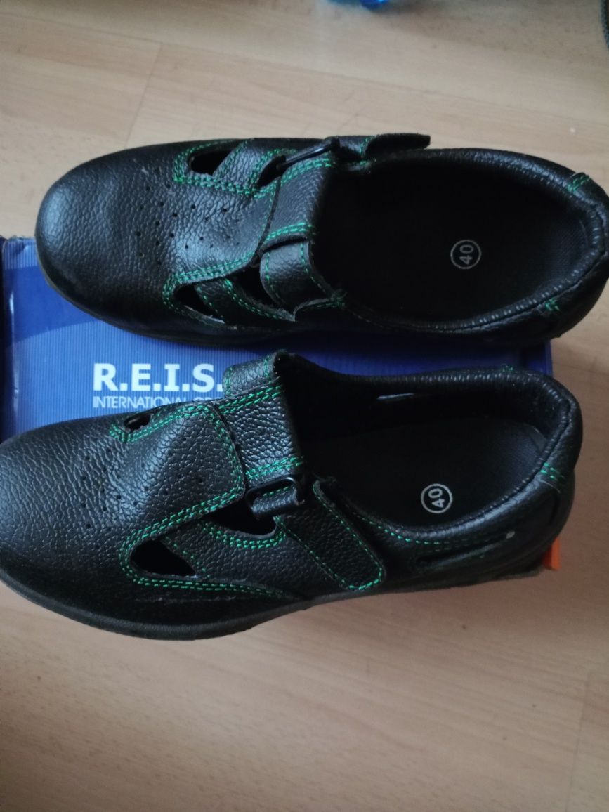 Buty robocze nowe sprzedam.