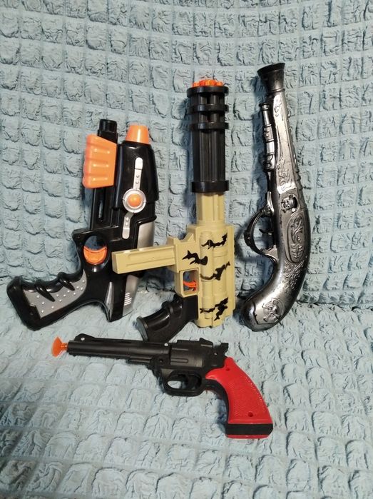 Игрушки "Октонавти" іграшки дерев'яні для малюків