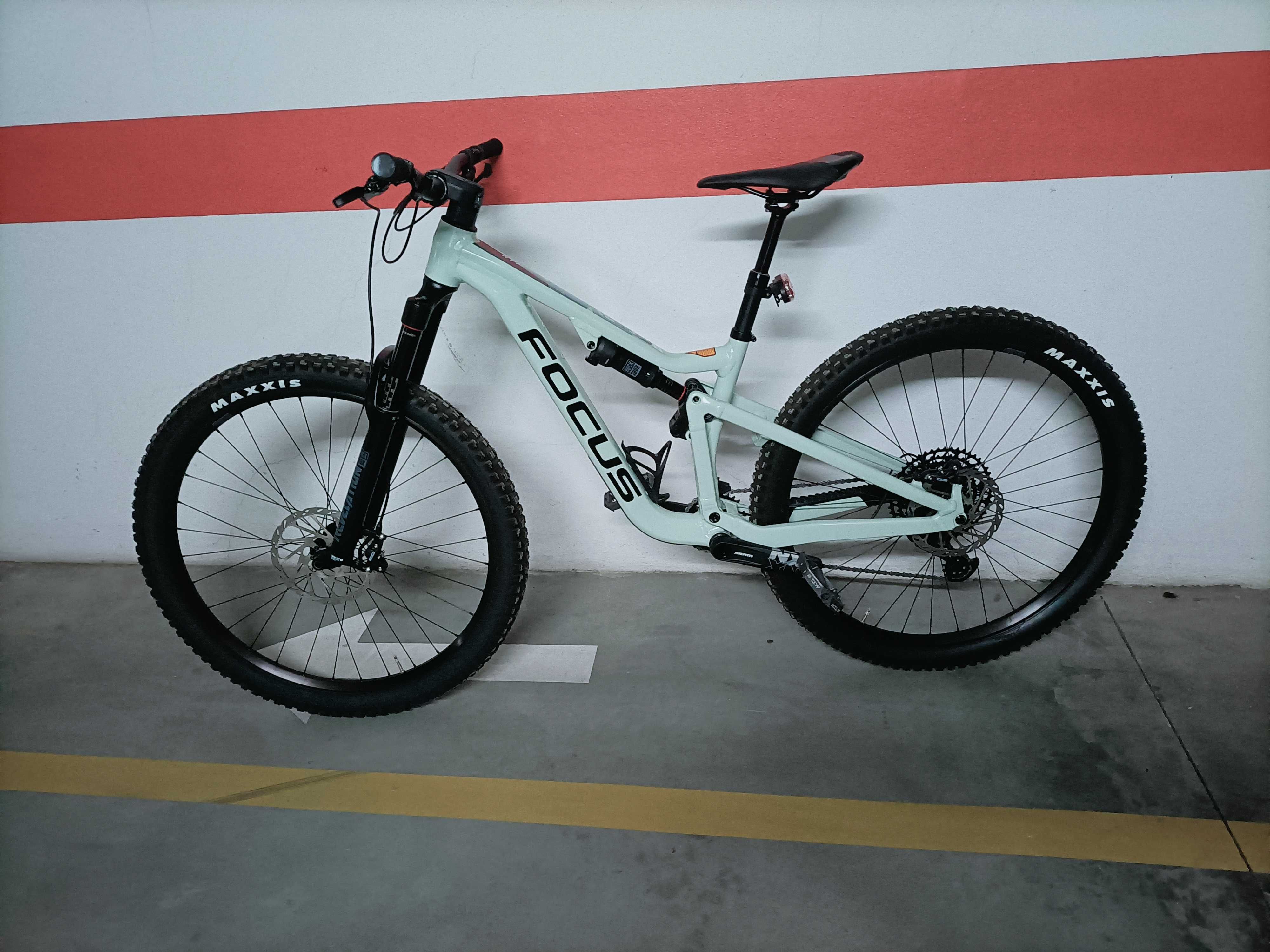 Bicicleta Focus Jam 6.8 NOVA