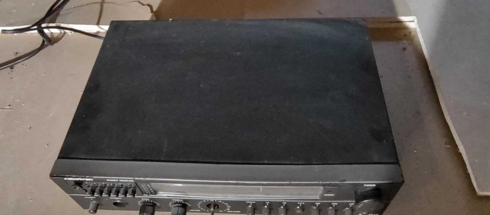 Amplituner RFT Robotron SR2410 wzmacniacz stereo z radio vintage audio
