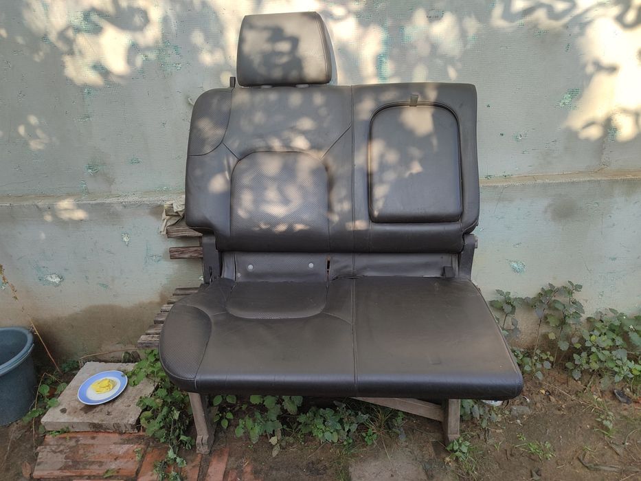 Заднє сидіння в машину Навара Д40