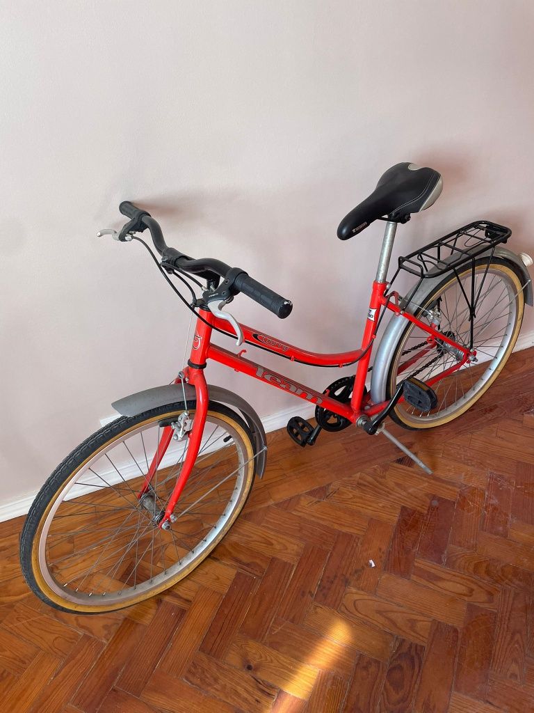 Vendo Bicicleta usada mas em excelentes  condições.