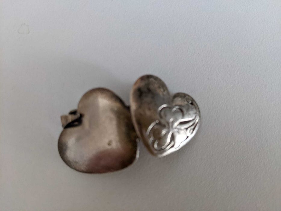 Sekretnik ze srebra wisior misterny dekor serce