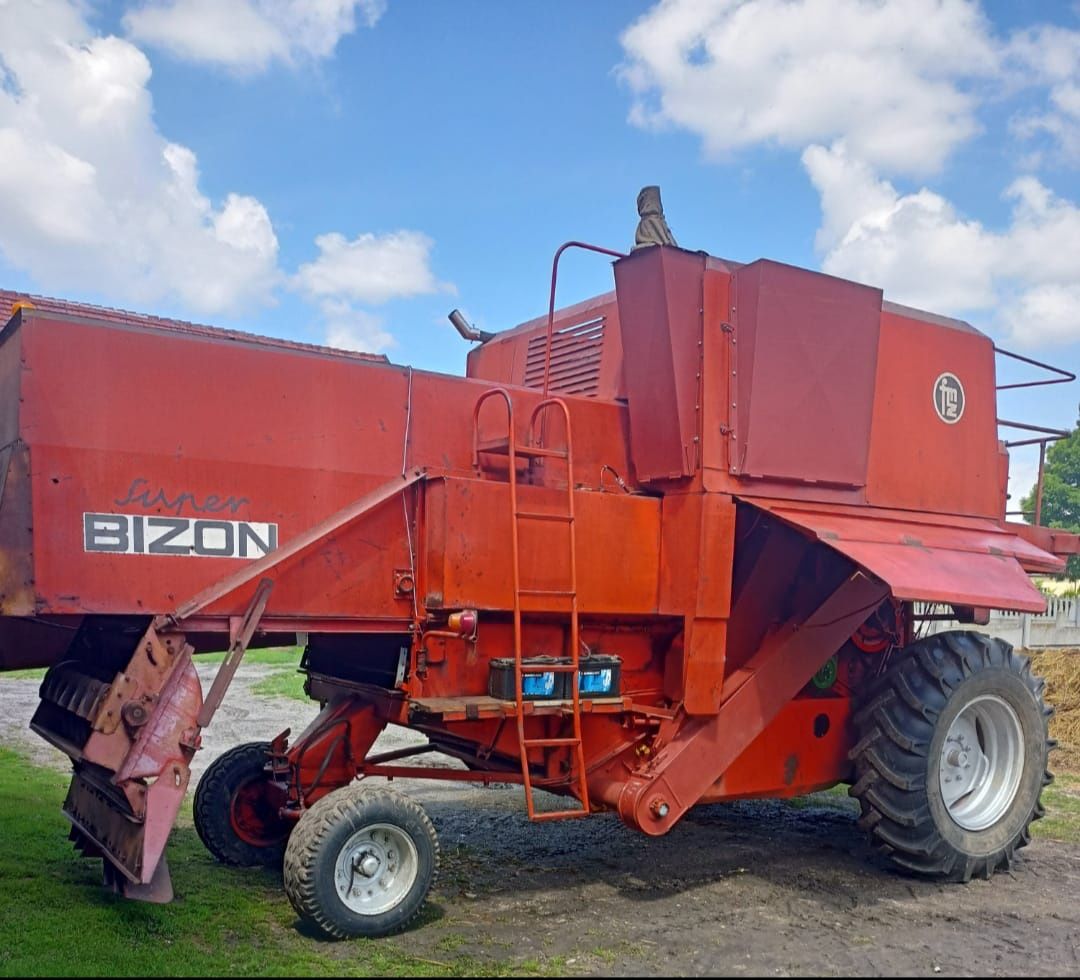 Kombajn bizon Z056
