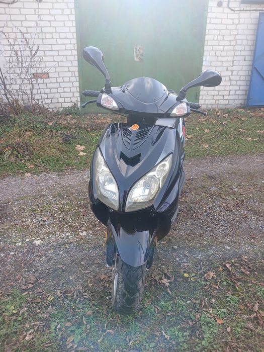 Скутер 150 кубов