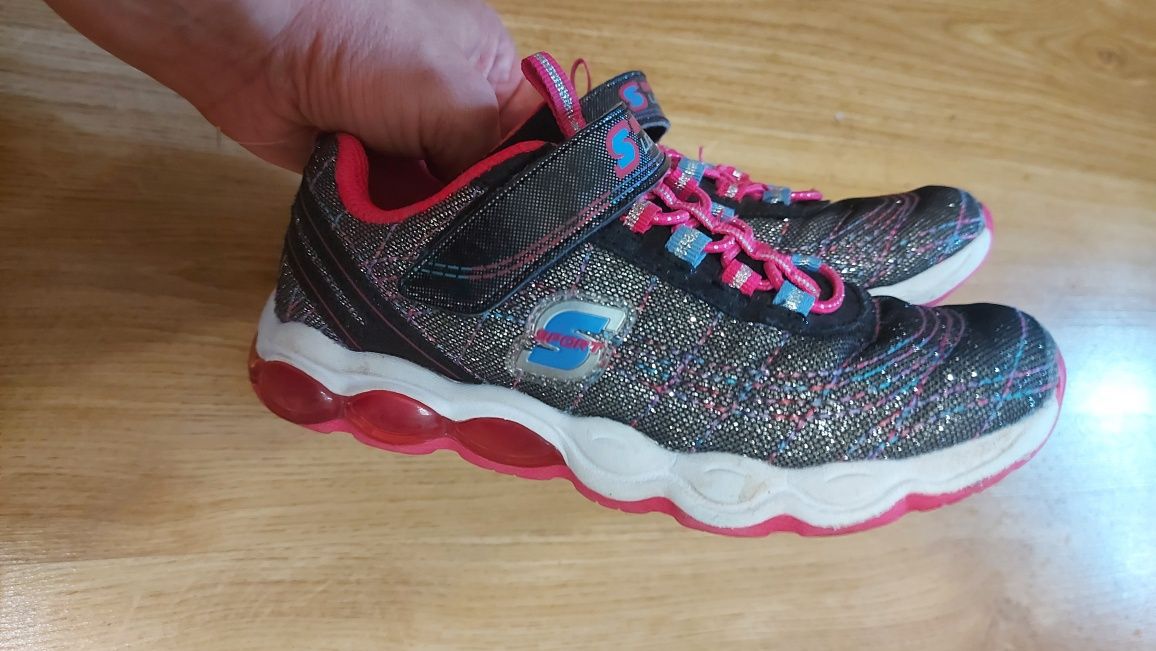Светящиеся кроссовки Skechers