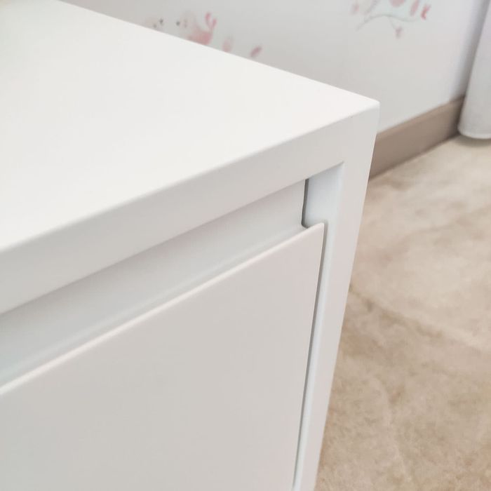 Mesa cabeceira lacada branco 1 gaveta