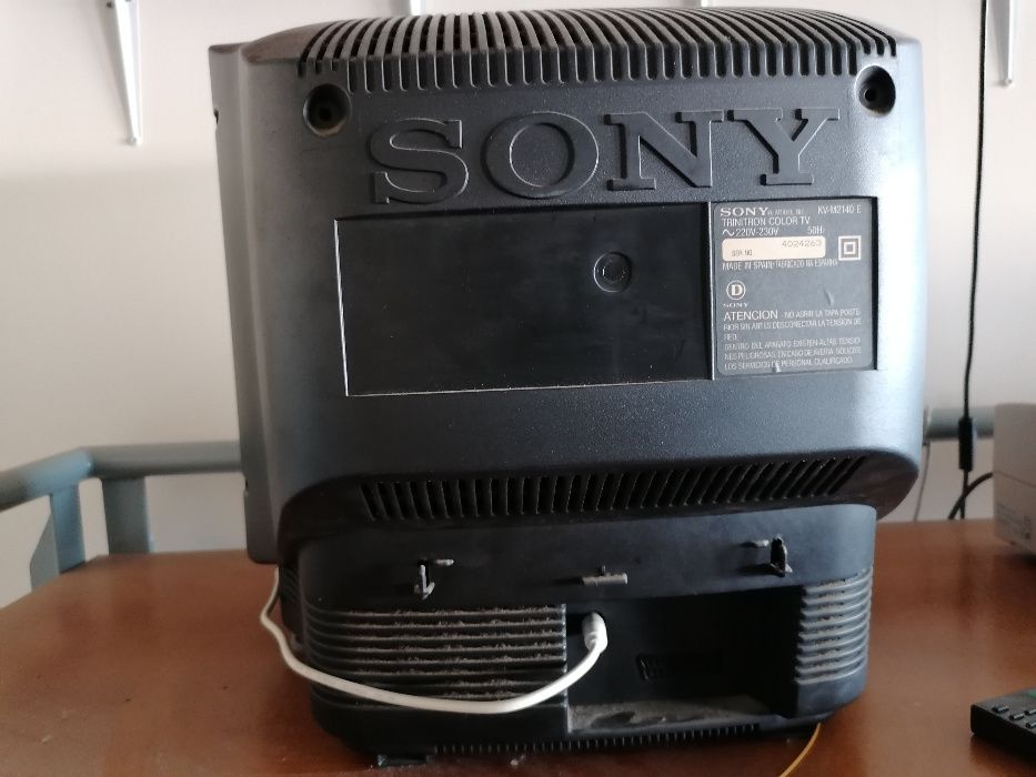 Televisão Sony Triniton Color TV Modelo KV-M2140 E