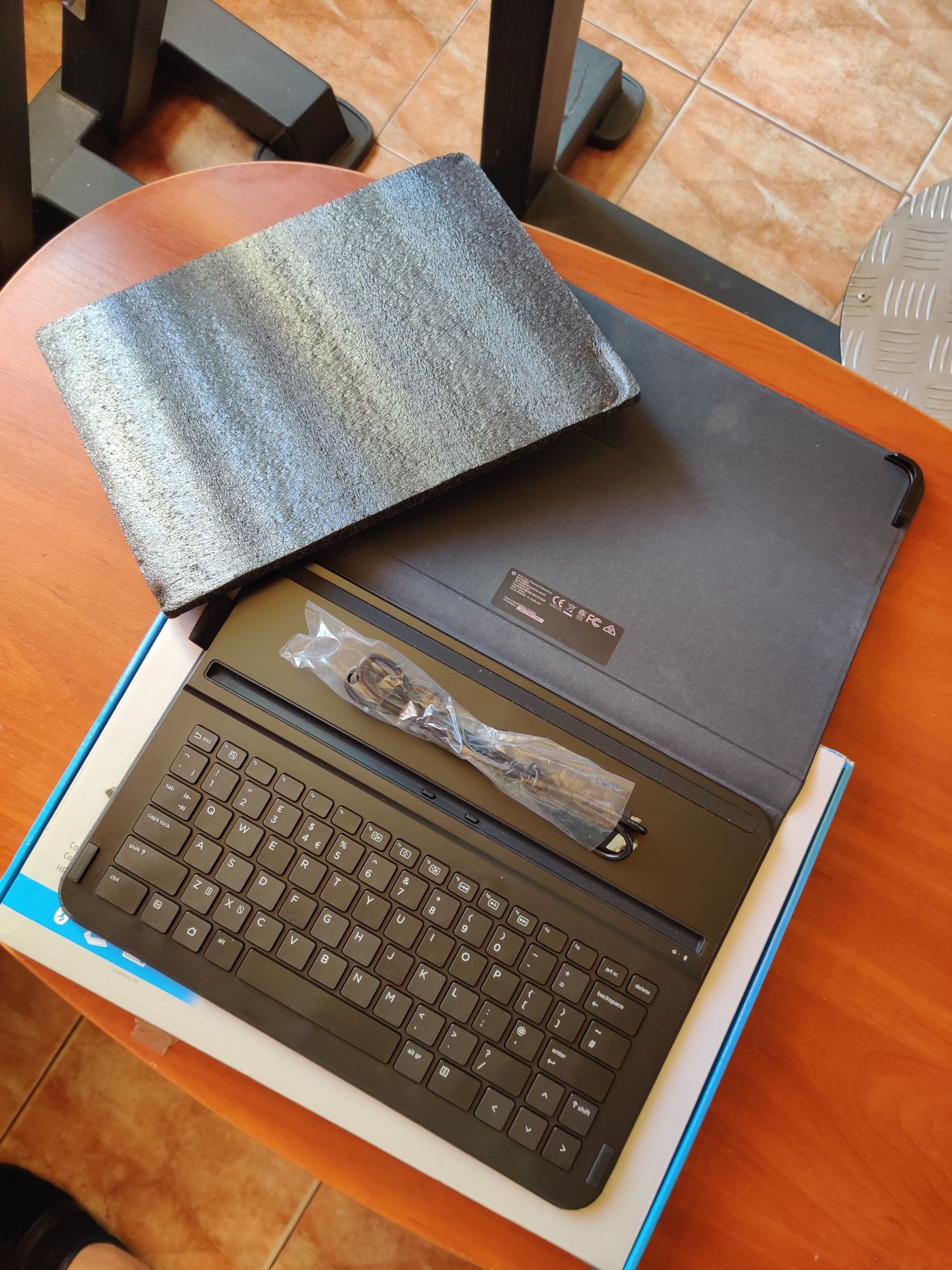 Чохол-клавіатура Pro Slate Bluetooth Keyboard Case