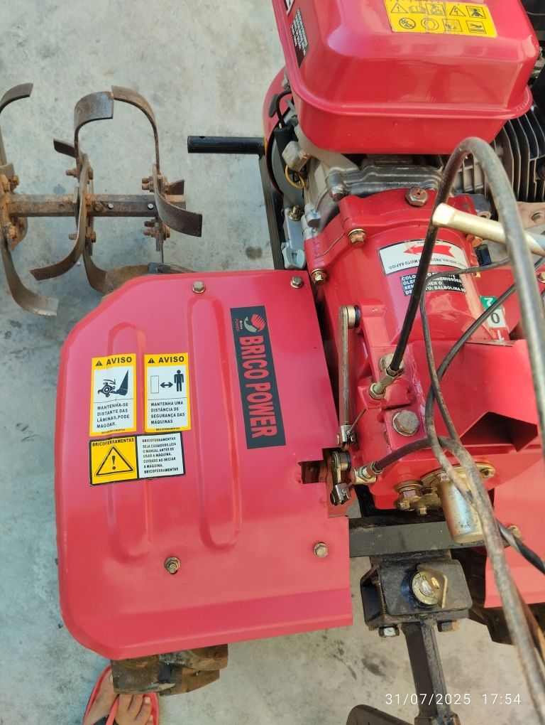 Motocultivador a gasolina