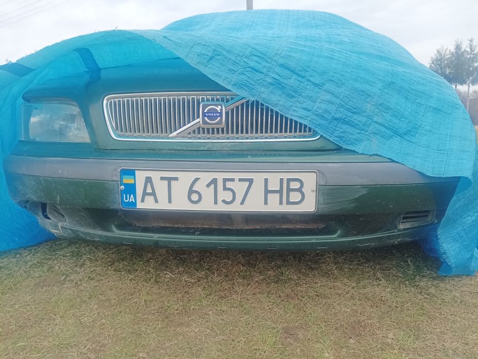 Автомобіль Вольво в40