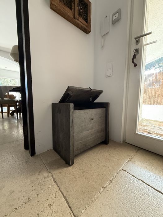 Baú rústico em madeira maciça