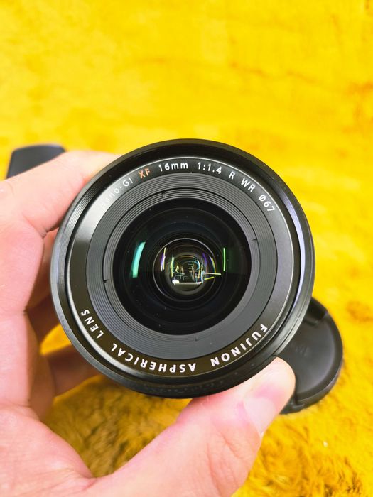 Об'єктив Fujifilm Fujinon XF 16мм f1.4 R WR -- світлосильний ширік --