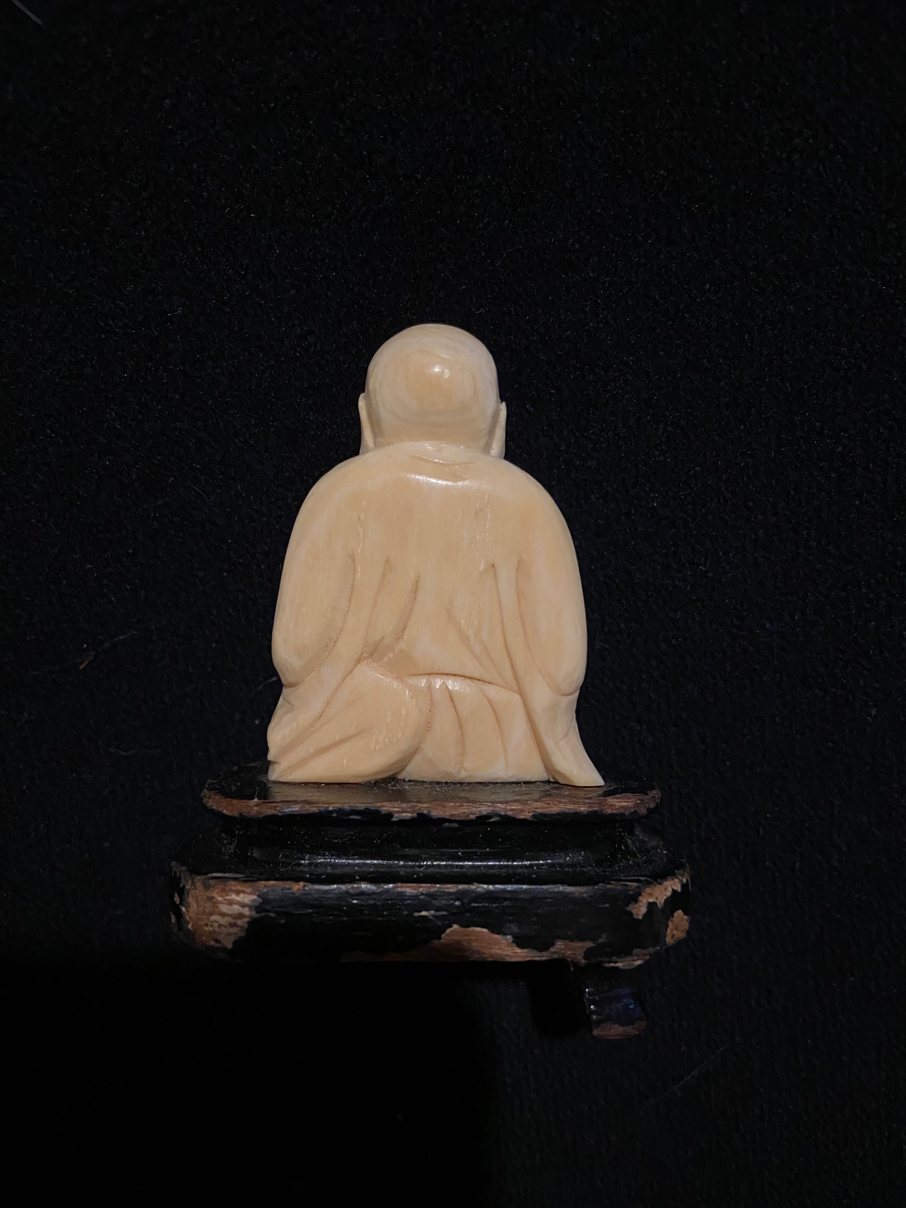 Escultura netsuke Buda antigo feito a mão