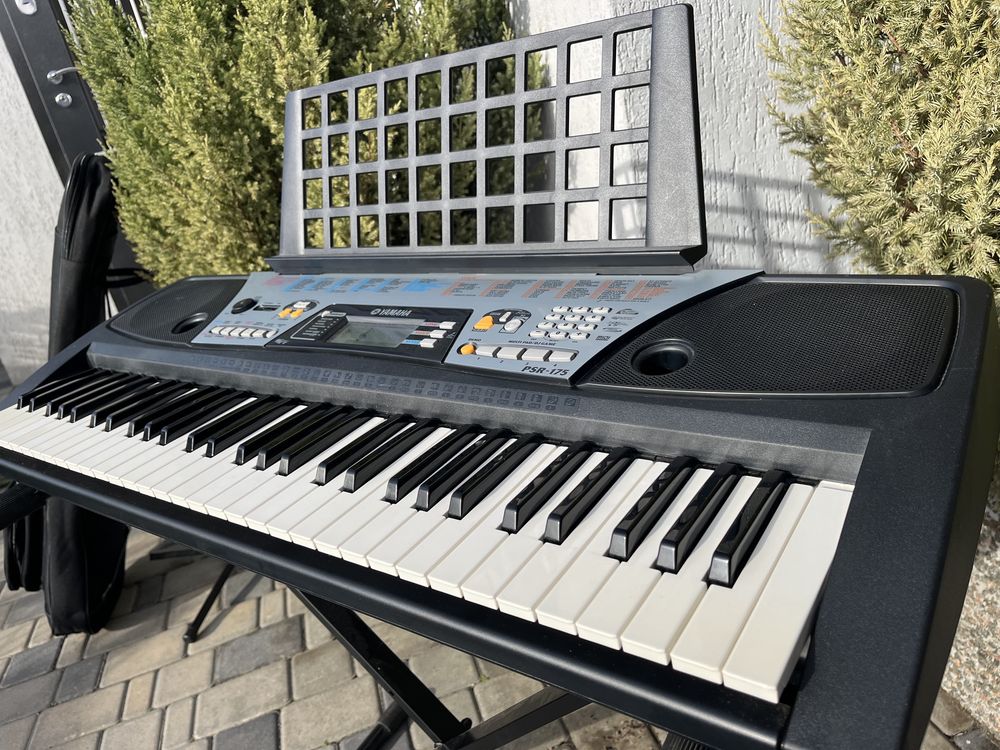 синтезатор YAMAHA PSR-175 (5 октав)