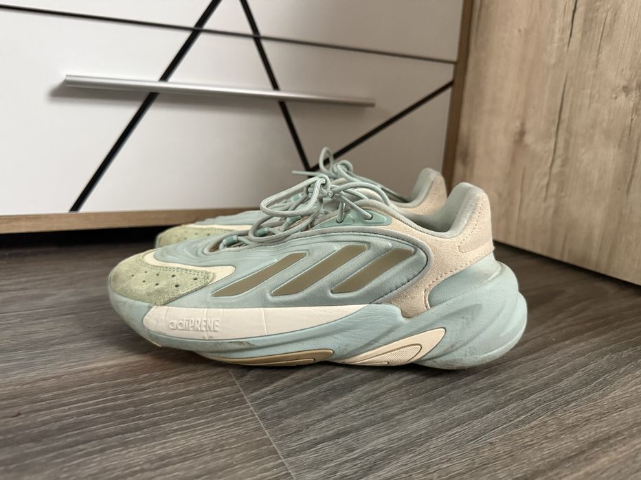 Кросівки жіночі adidas Ozelia off