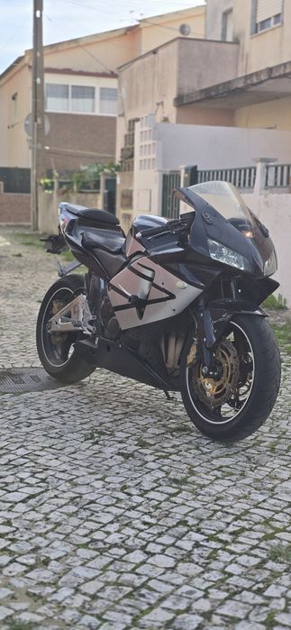 Vende-se CBR 600 RR