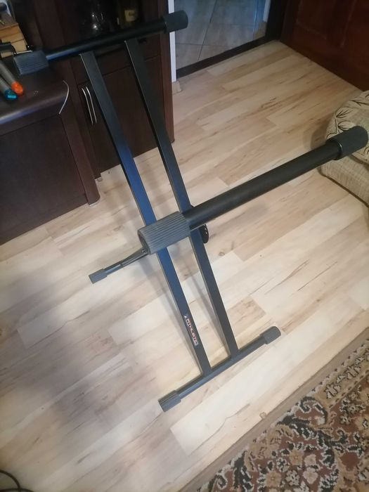 sprzet grajacy koncertowy, keyboard, glosniki , mikrofon, wzmacniacz