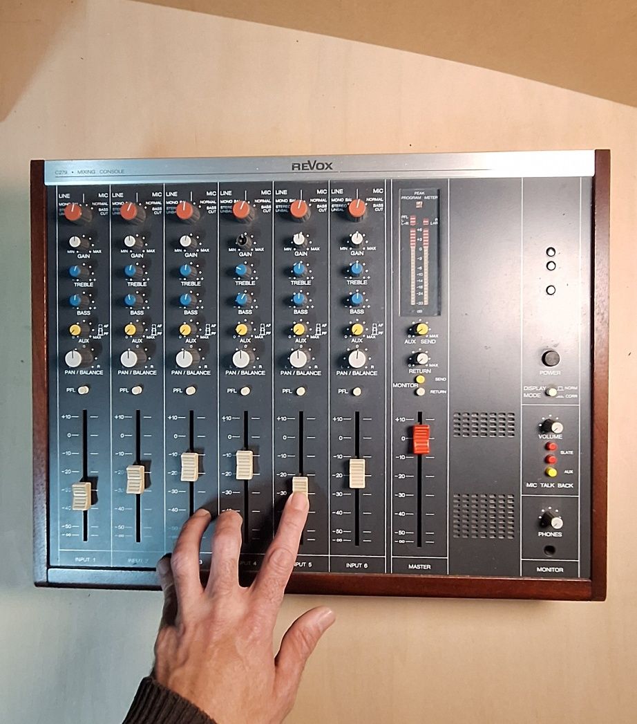 studer revox c279 mesa de mistura