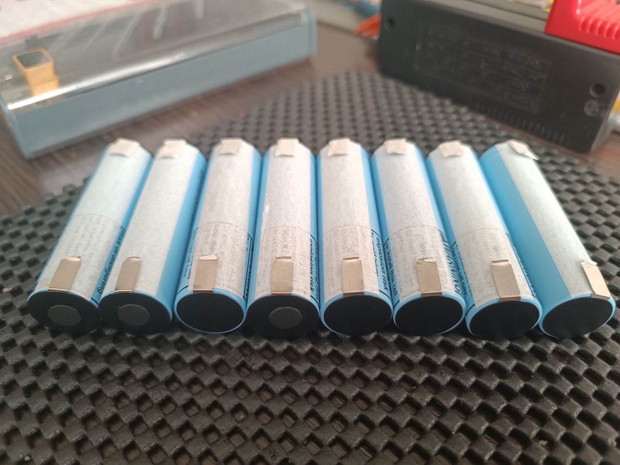 Аккумулятори 2023го року li-ion LG INR 18650 3400mAh