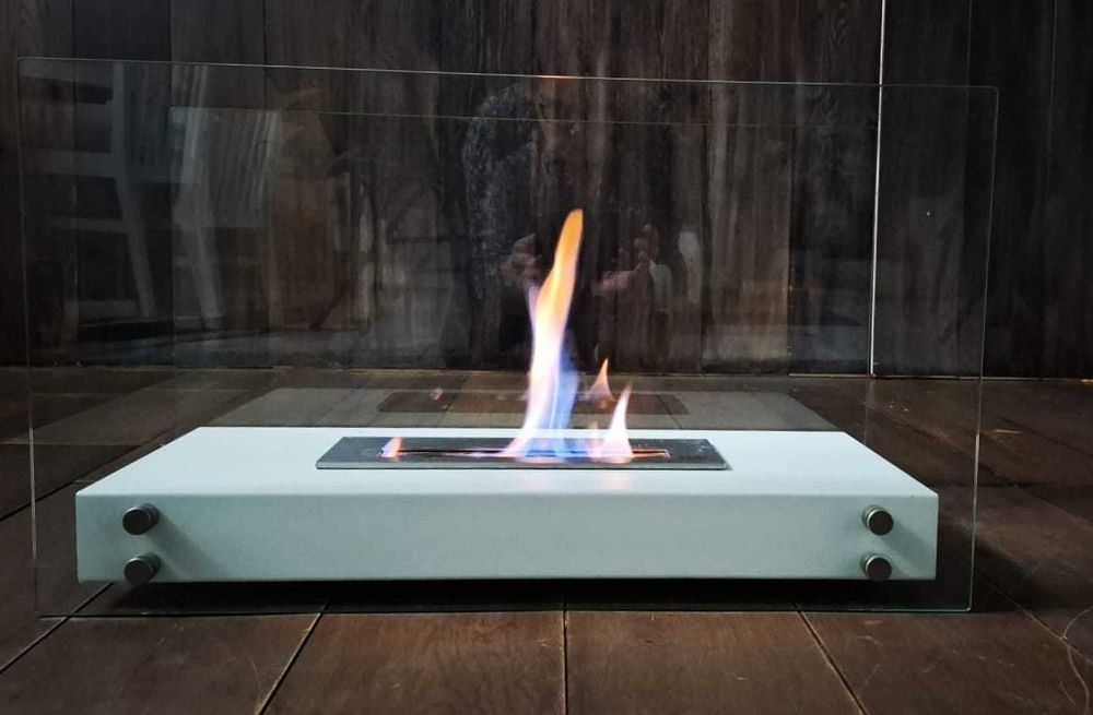 Biokominek wolnostojący HOTEL biały certyfikat TÜV, KRATKI