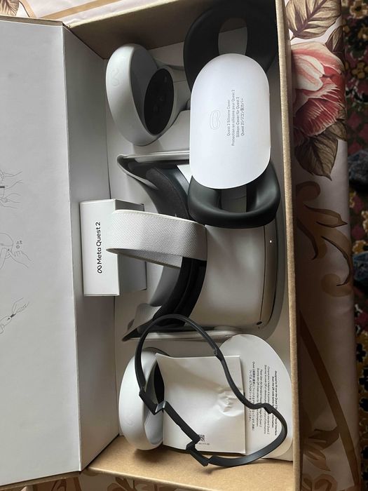 Oculus Meta Quest 2 128GB VR-Headset gogle bardzo lekko używany.