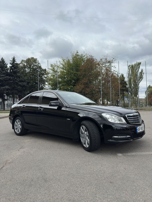 Мерседес С200 w204 2011г.в
