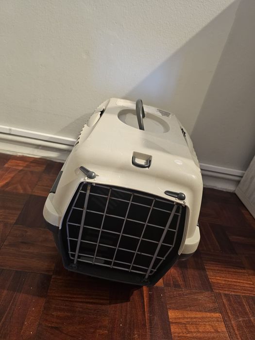 Transportadora para gato acho que também dá pra cão