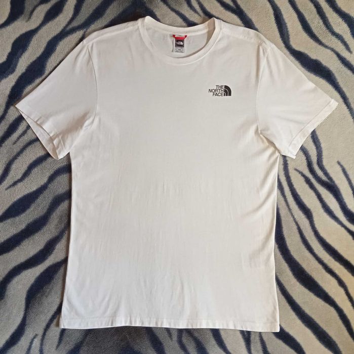 Біла чоловіча футболка The North Face ; Розмір М