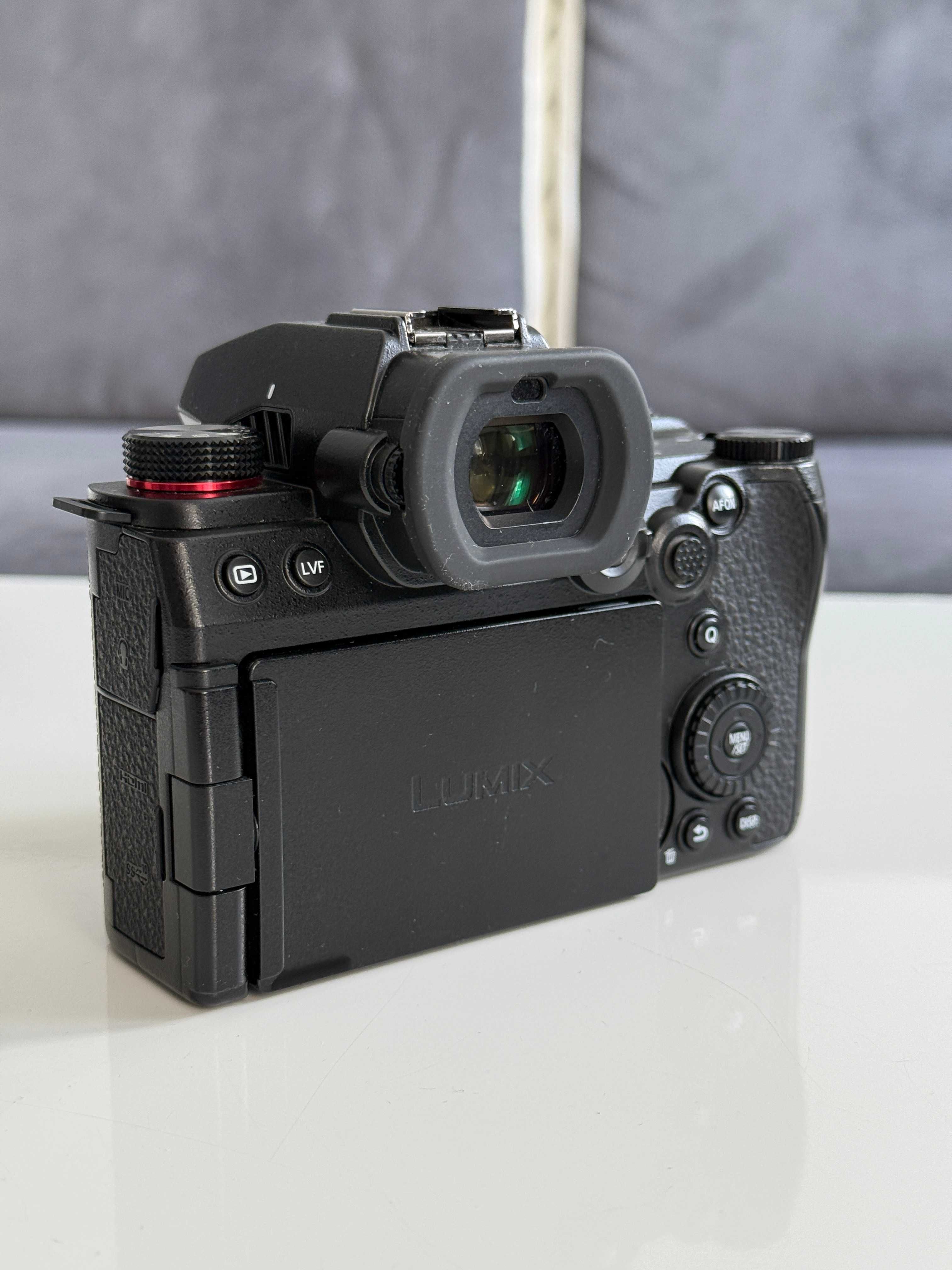 Aparat Panasonic LUMIX S5 II - DC-S5M2 S5II - 6 AKUMULATORÓW