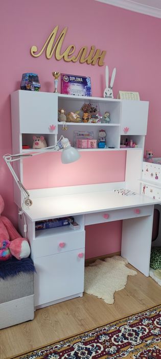 Білий письмовий стіл з надбудовою і ящиками для дітей, для дівчинки