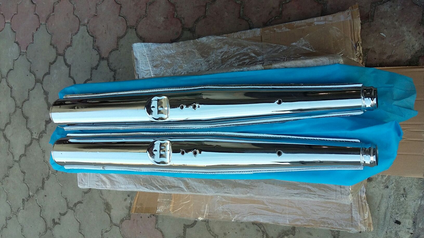 Глушителі нові труби Ява ціна за пару 3300 грн.