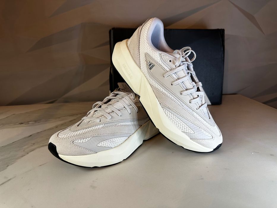 Жіночі кросівки adidas оригінал 40р