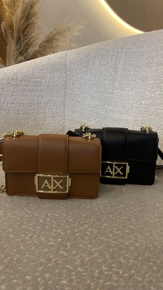Сумочка бренду Armani Exchange в наявності чорна та коричнева